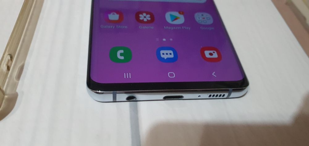 Samsung galaxy S 10.plus .128gb.8gb ram.