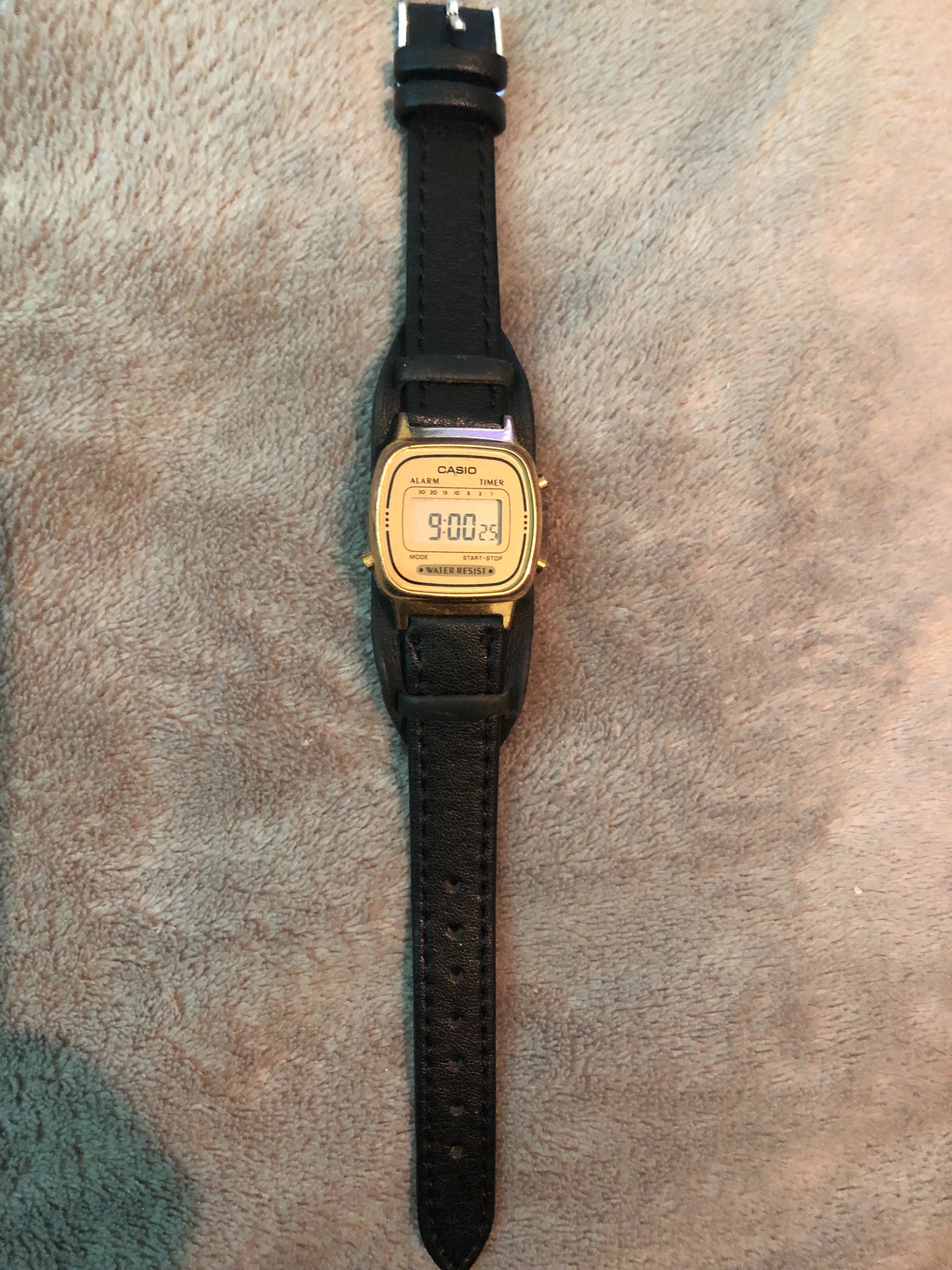 Часовник Casio перфектен