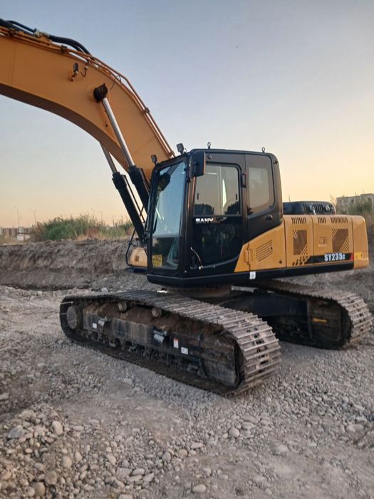 Ekskavator 235 arendaga beriladi