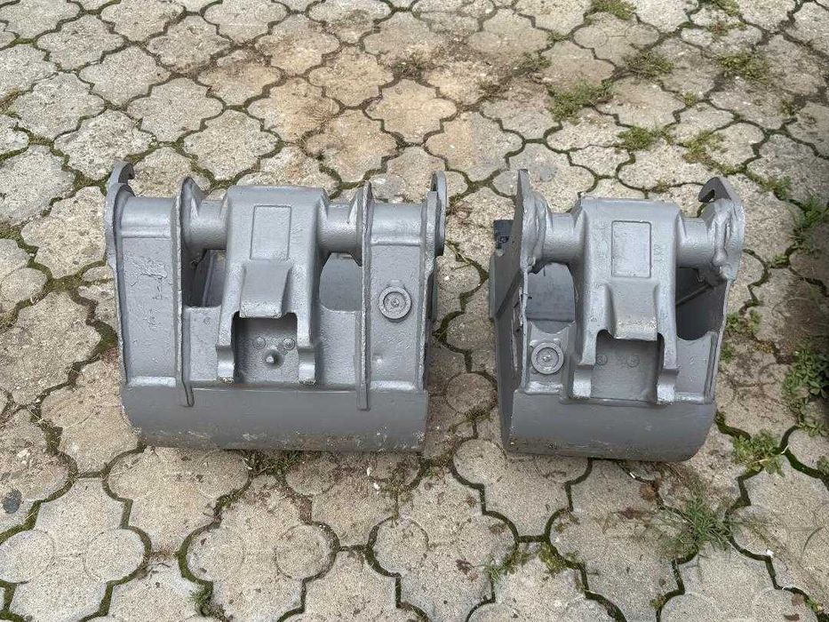 Vand doua cupe de miniexcavator ca noi de 25cm si 40cm