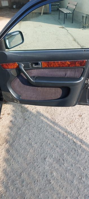 Ауди с4 1993года