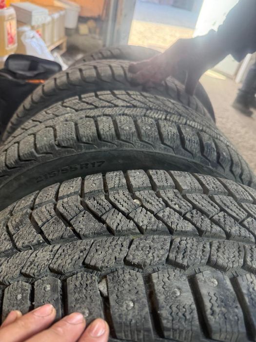 Продаю Шины машина