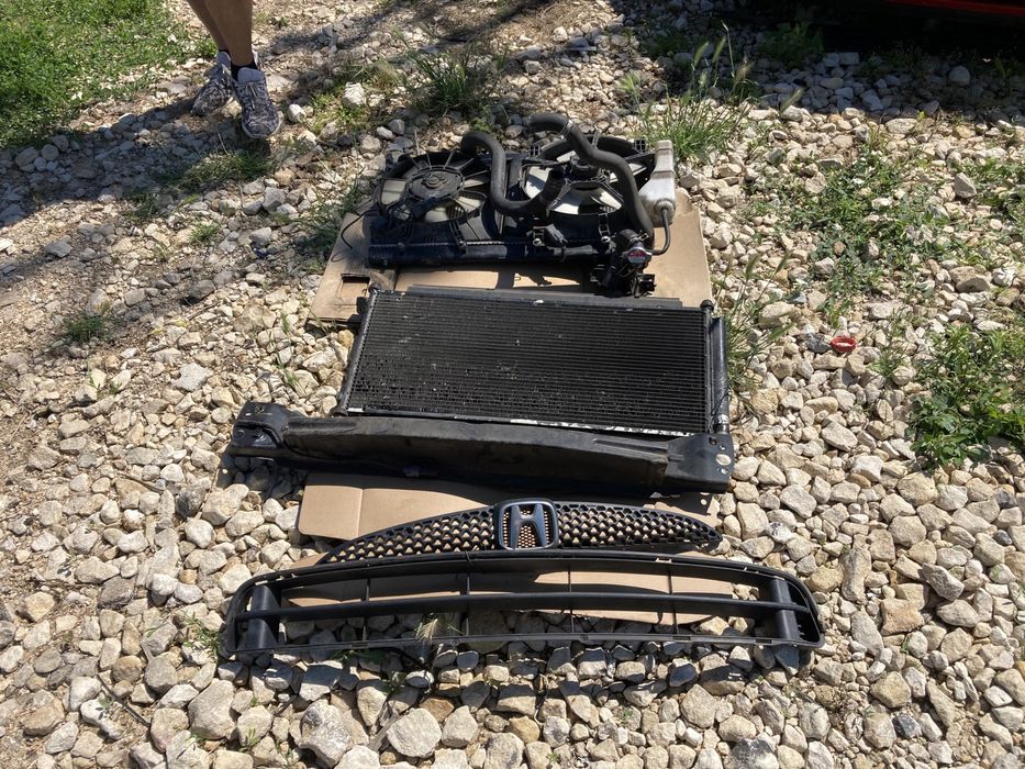 Решетки, гредичка, радиатори с перки за Хонда Джаз фейслифт