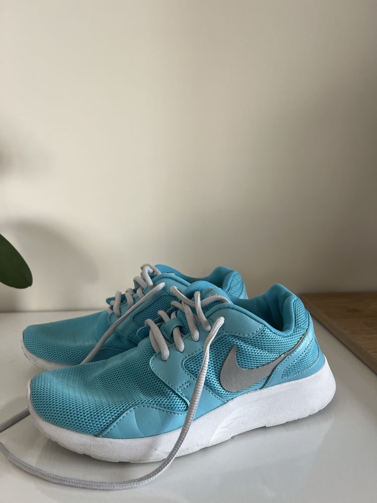 Дамски маратонки nike