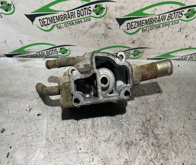 Carcasa termostat 130499F600 Nissan Almera N16