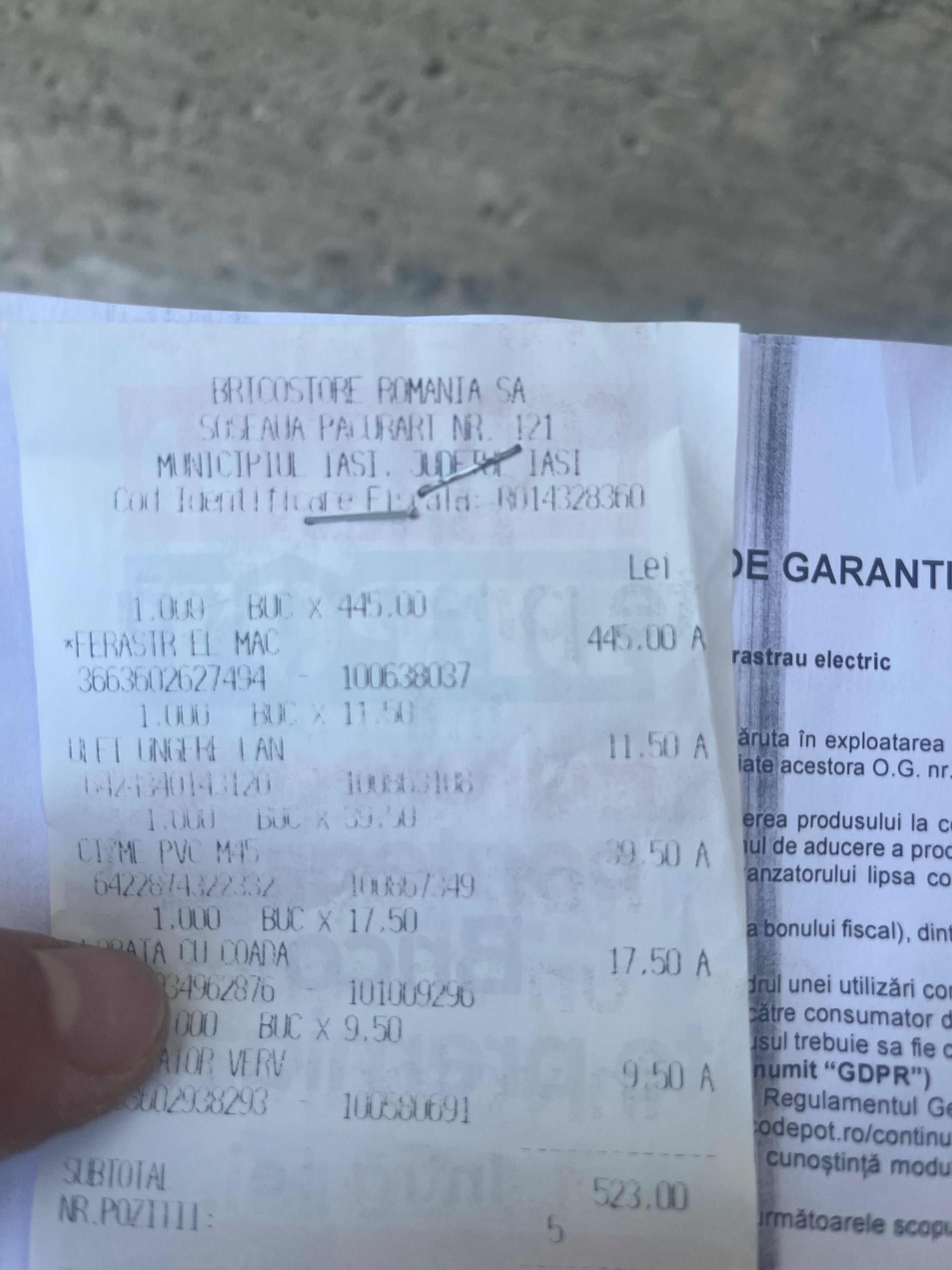 Fierăstrău electric
