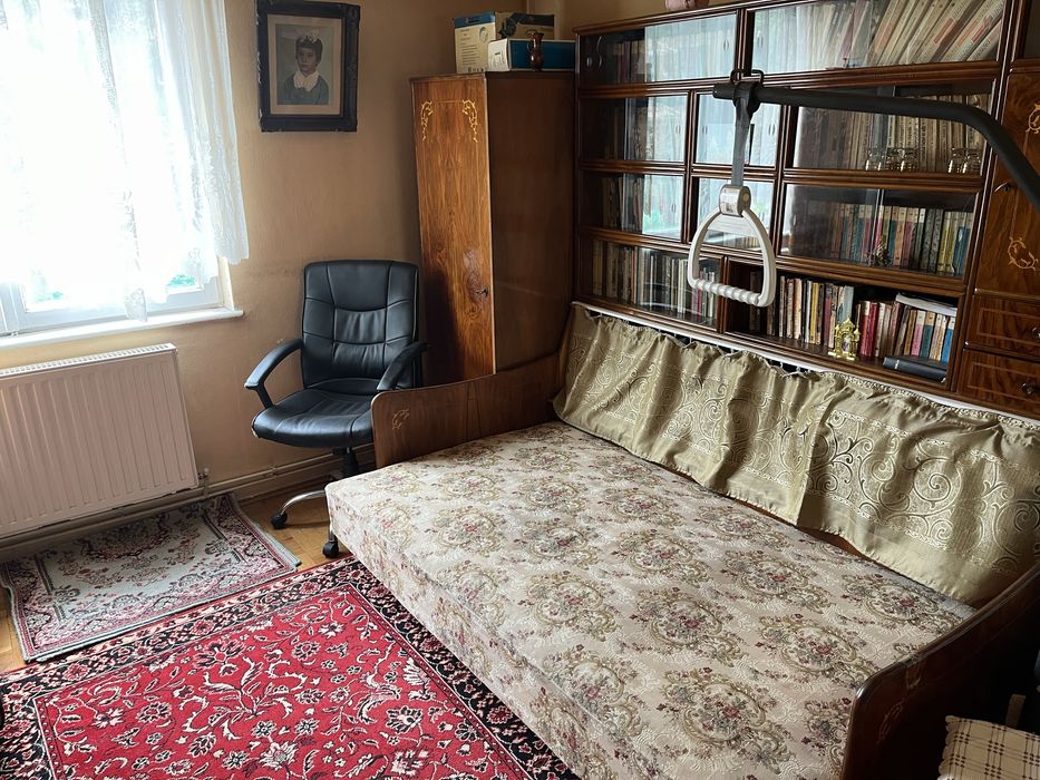 Vand mobila lemn masiv cu pat