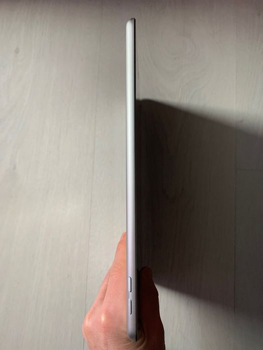 iPad 6 wi-fi 32 gb, работещ перфектно, без iCloud