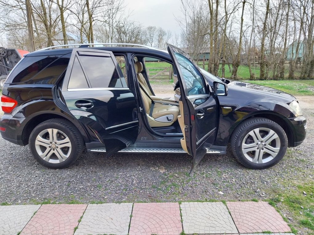 Vand  Mercedes ml 300