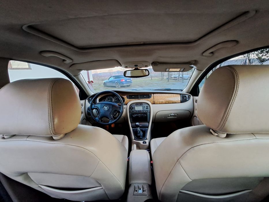 Vând Jaguar x type!