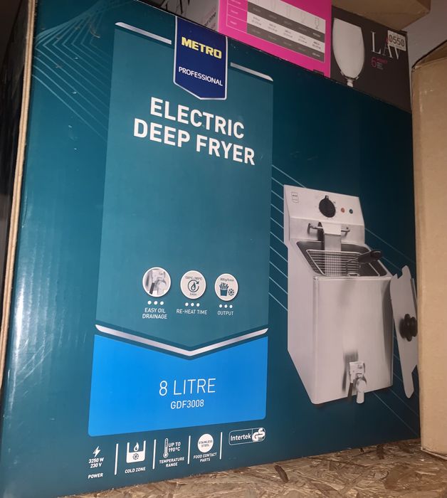Vand doua friteuze profesionale 8l