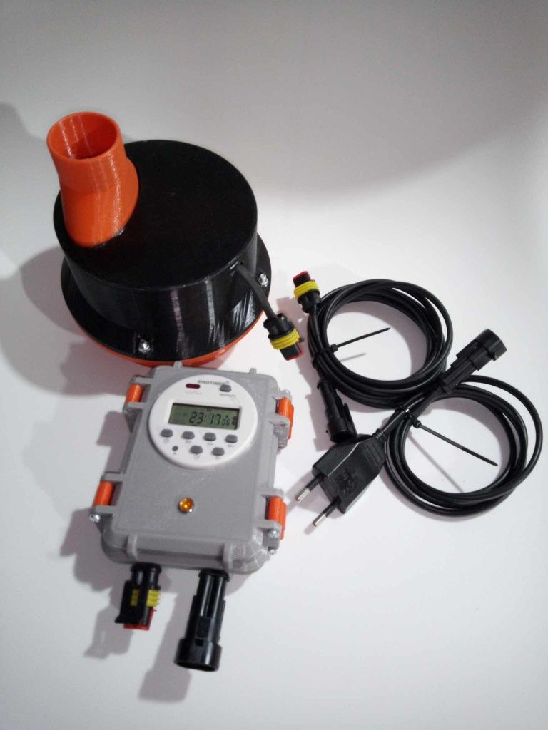 Pentru Caței,pisici, un Hranitor automat(H-1 G)cu programator