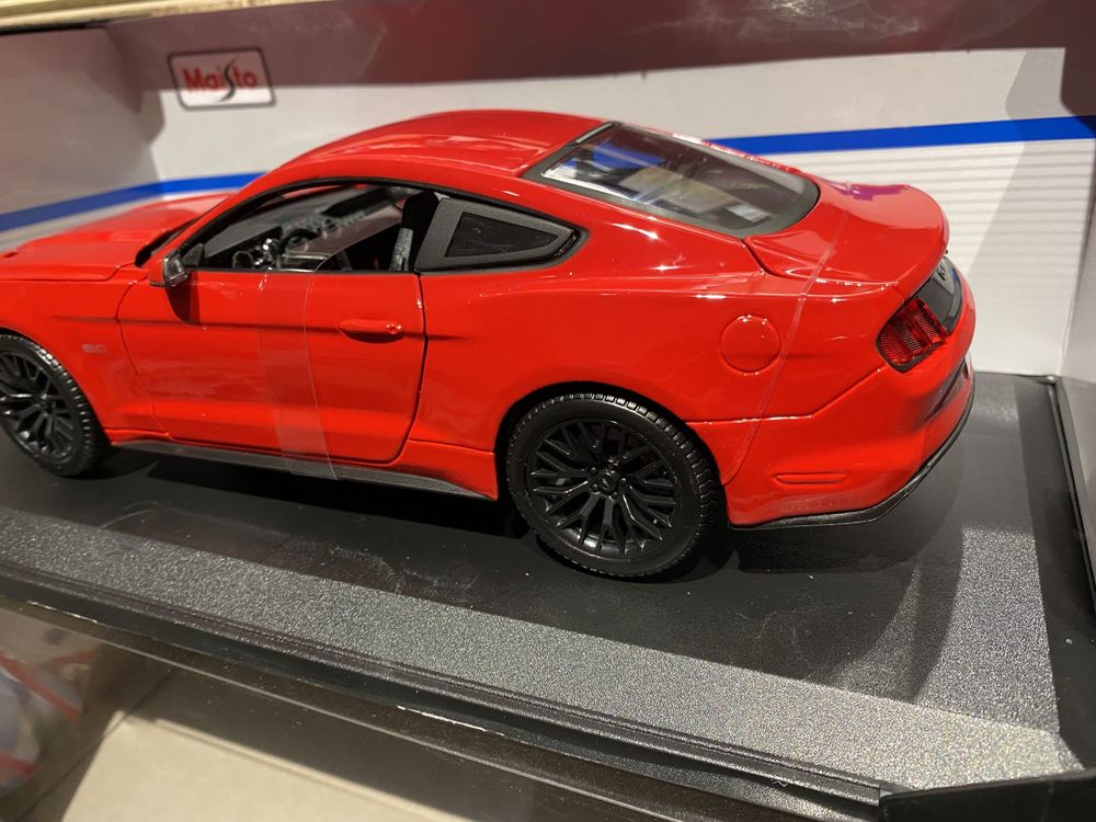 MAISTO FORD MUSTANG an 2015 machetă auto scara 1:18