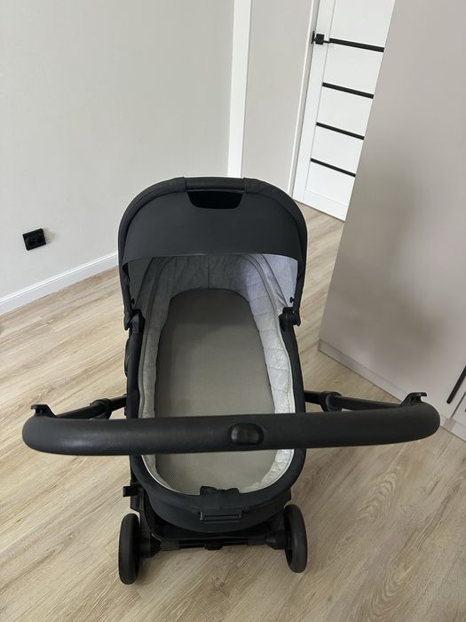 Продам коляску 2 в 1 easywalker