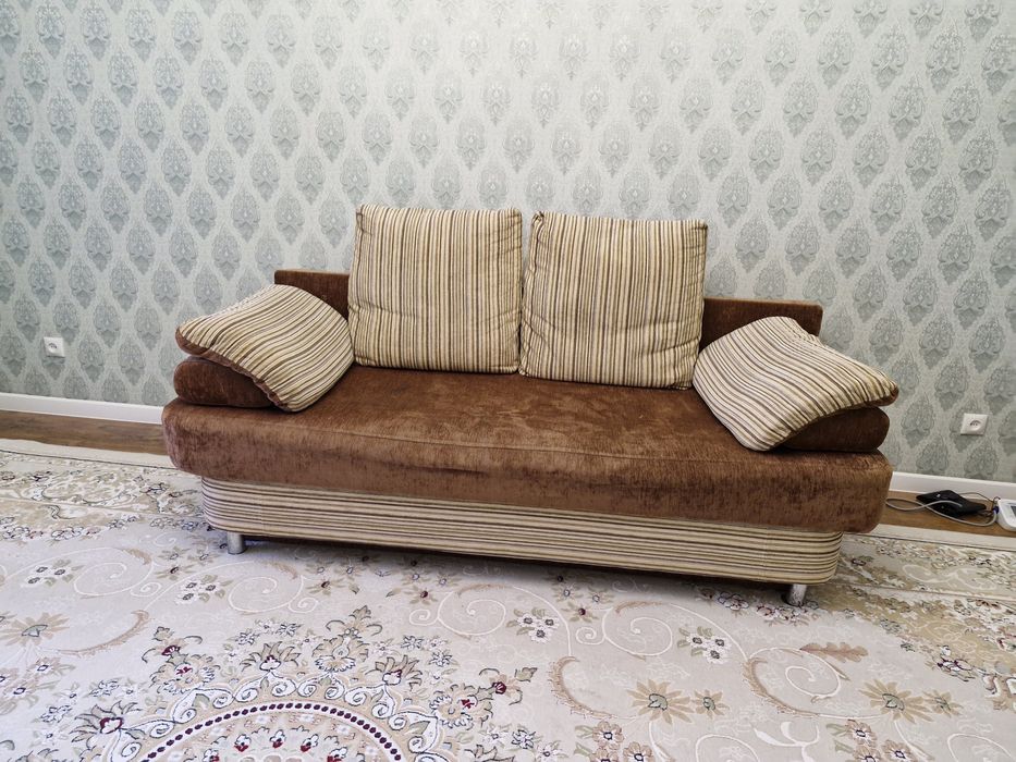 Продам Диван б/у