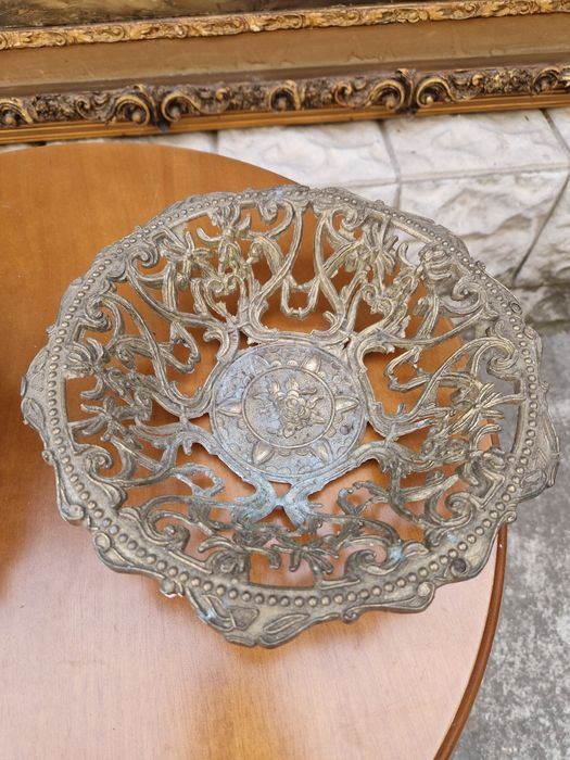 Чифт страхотни антикварни белгийски метални купи