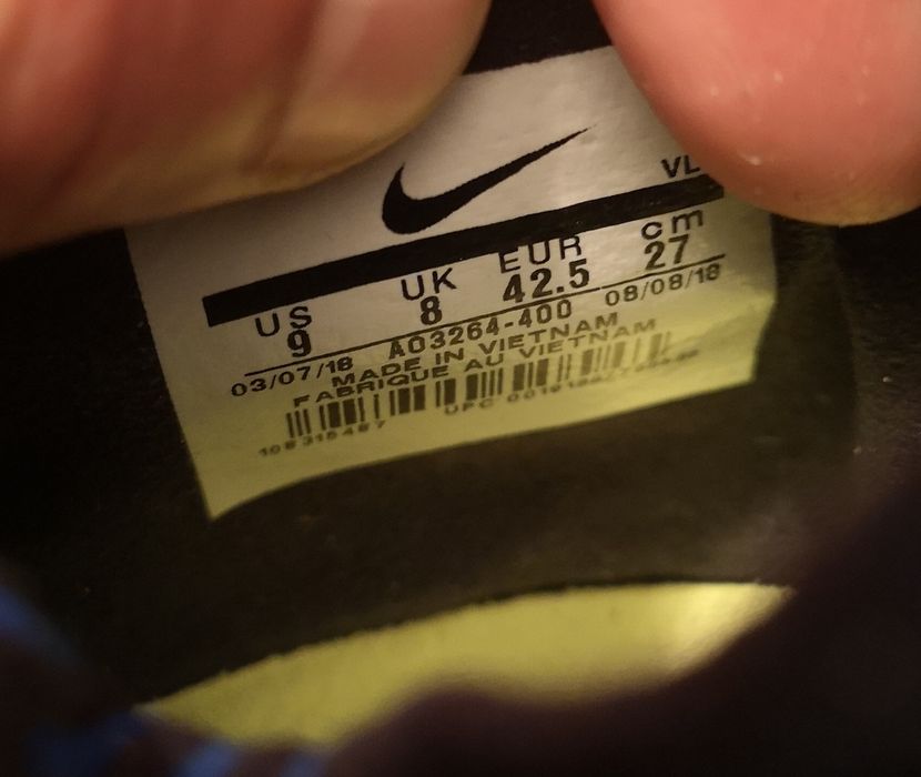 Vând ghete de fotbal profesionale Nike Phantom Elite ACC DF SG-PRO