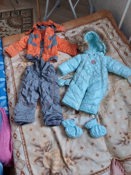 Продаю срочно детские комбинезоны