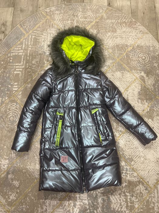 Куртка на девочку подростка! Шапка в подарок!