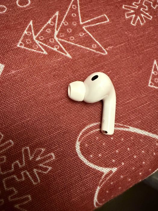 AirPods Pro 3 ДЯСНА слушалка