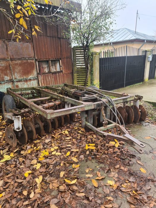 Utilaje agricole remorca, plug, disc , semanatoare si met