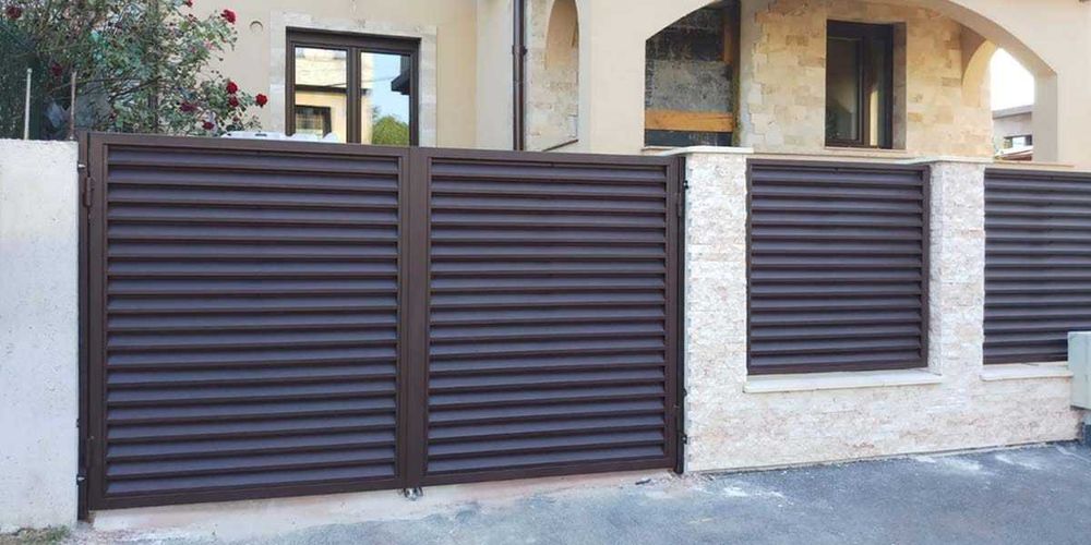 Garduri si porti stil jaluzea, sipca metalica, tabla cutata