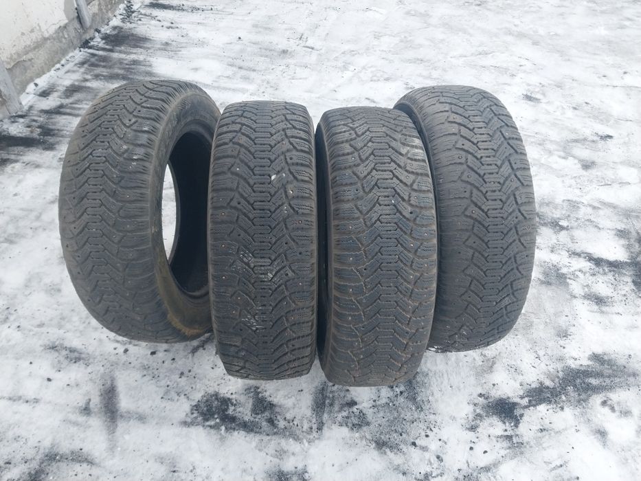 Продам шины зимные. 195 : 60 : 15 R. За 45000т.т . Есть тор