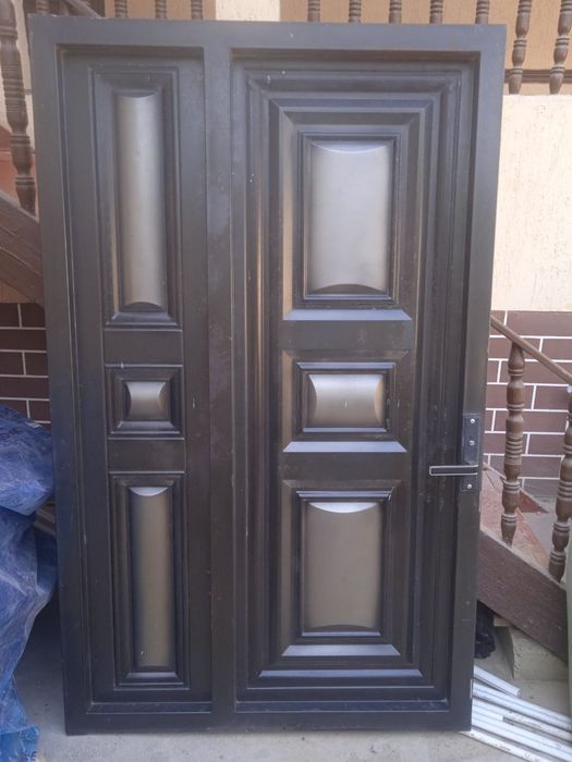 Дарвоза сотилади