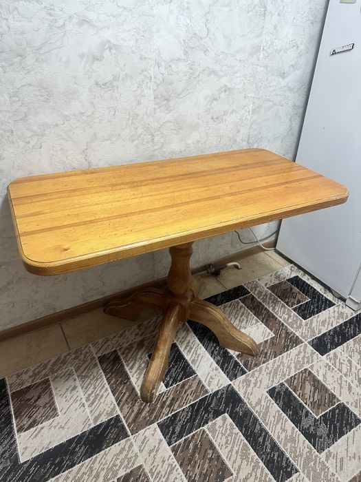 Стол кухонный деревянный , со стульями ( 2 стула)