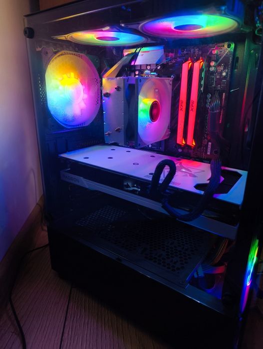 PC Gaming Ryzen 5 5600 / RX 6700 XT / 32GB RAM / SSD 240GB