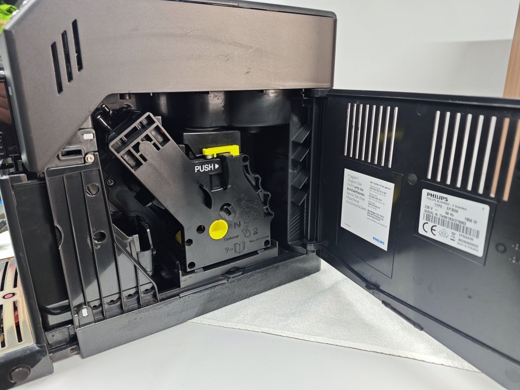 Автоматична Кафемашина кафеафтомат PHILIPS  EP3550
