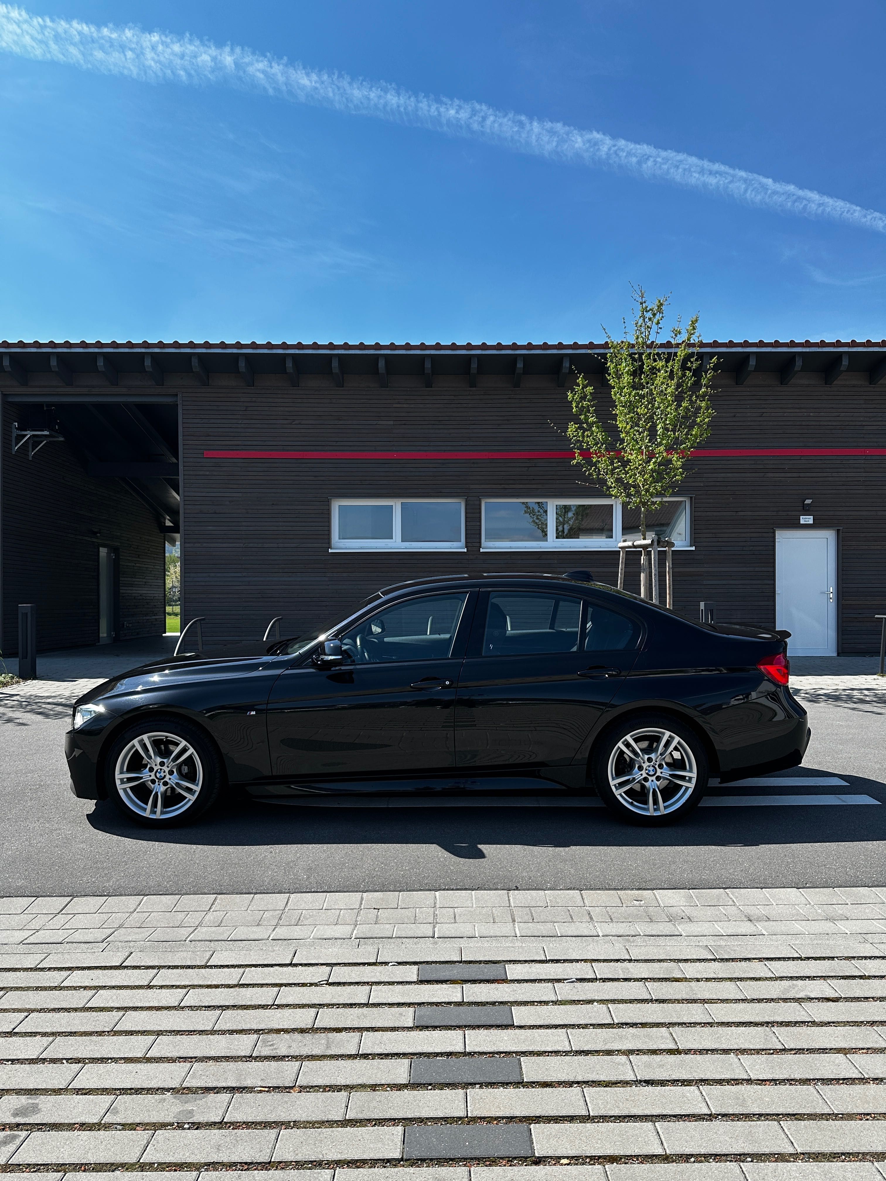 BMW F30 320i Limo M-Paket 2.HD TÜV NEW