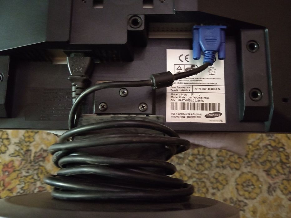 Продам манитор 17