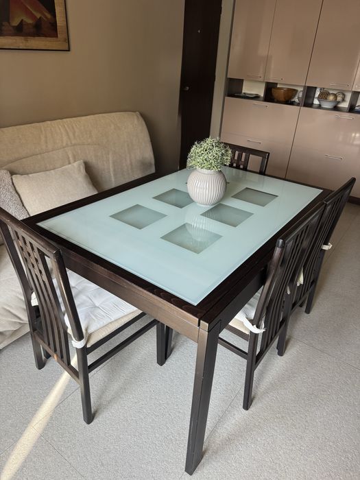 Masă de dining extensibila