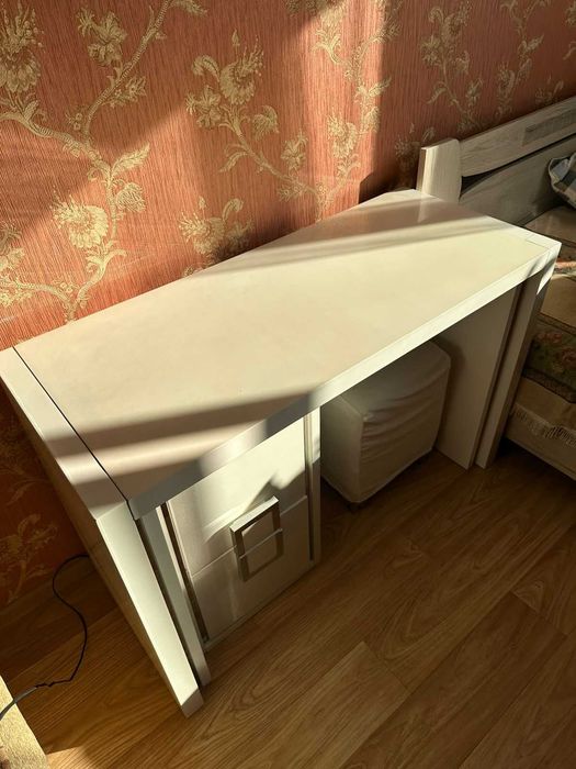 Продам письменный стол