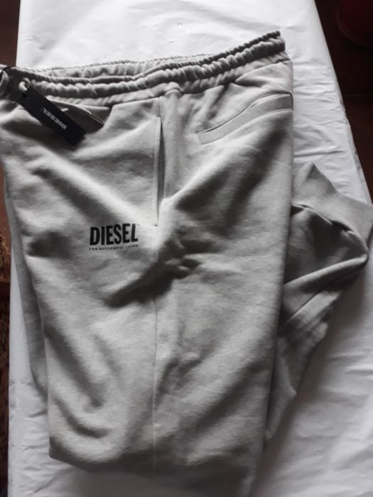Pantaloni Diesel nr xl și xxl originali