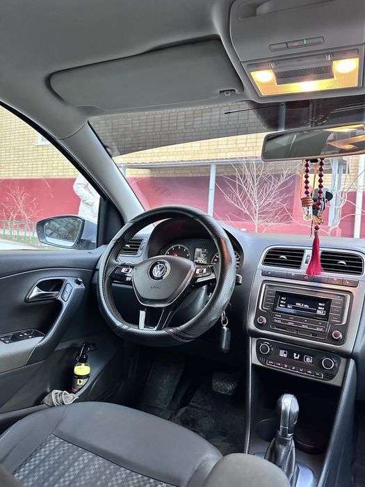 Продам машину Volkswagen Polo