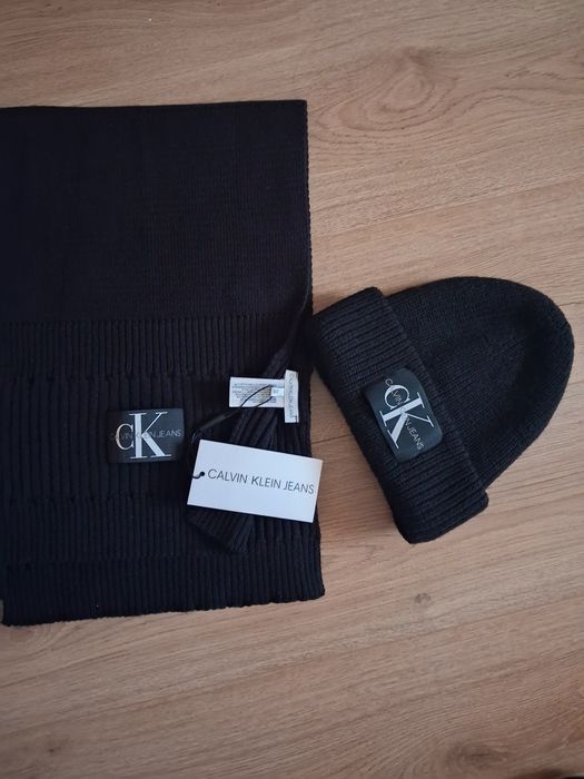 Calvin Klein-căciulă și fular unisex