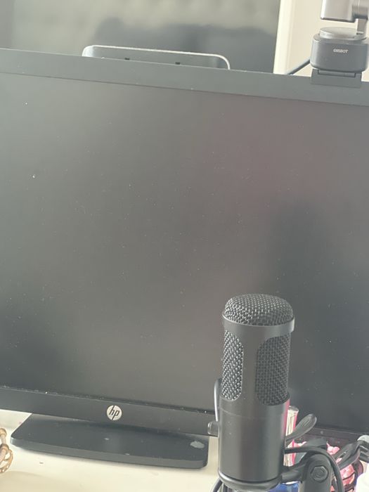 PC Asus i5 9900f gaming cu  webcam c930e și monitor sau schimb și