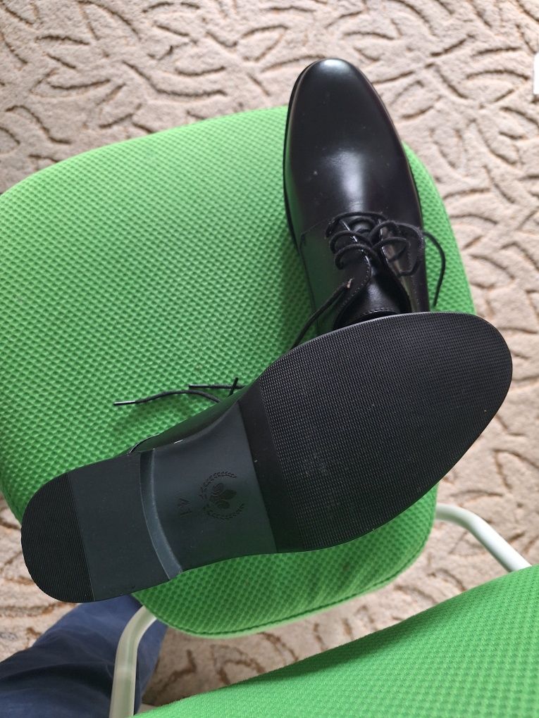 Pantofi eleganți Rieker noi.