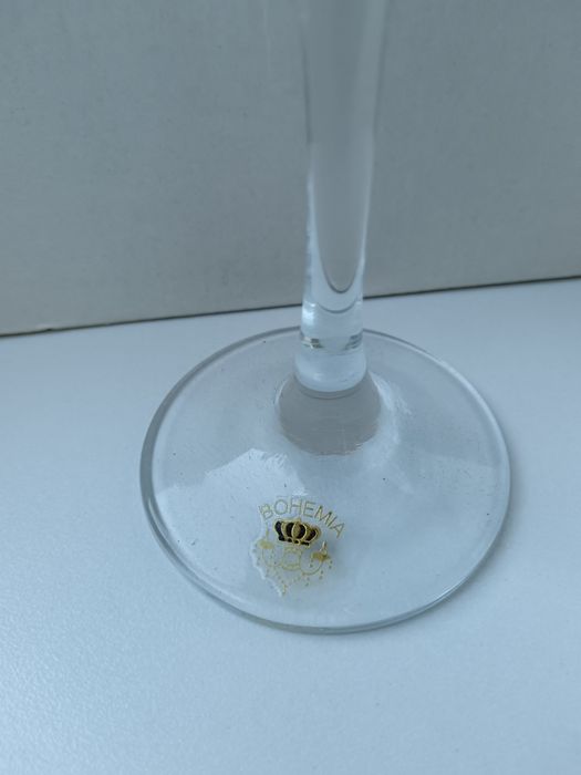 2 комплекта чисто нови чаши за вино Бохемия