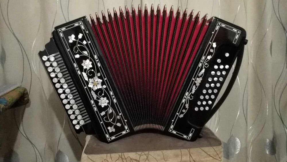 Гармонь Тульская, заказная, 4-х голосая, тональность фа-диез