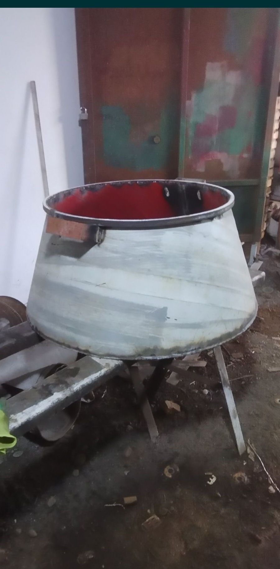 Yem qazon sotiladi