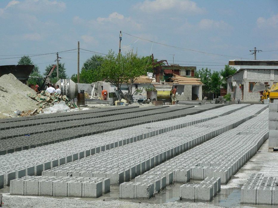 Boltari  beton pt garduri ,fose septice