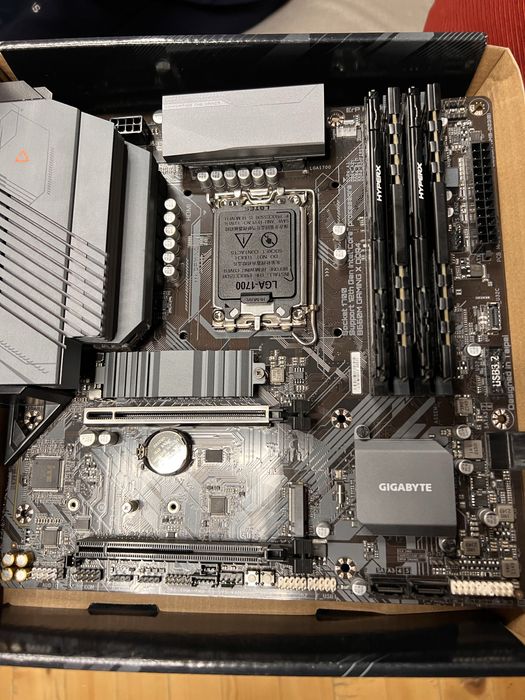 intel i7 12700 + 2x8 3200 дъно GIGABYTE B660 DDR4 B660 Intel LGA 1700