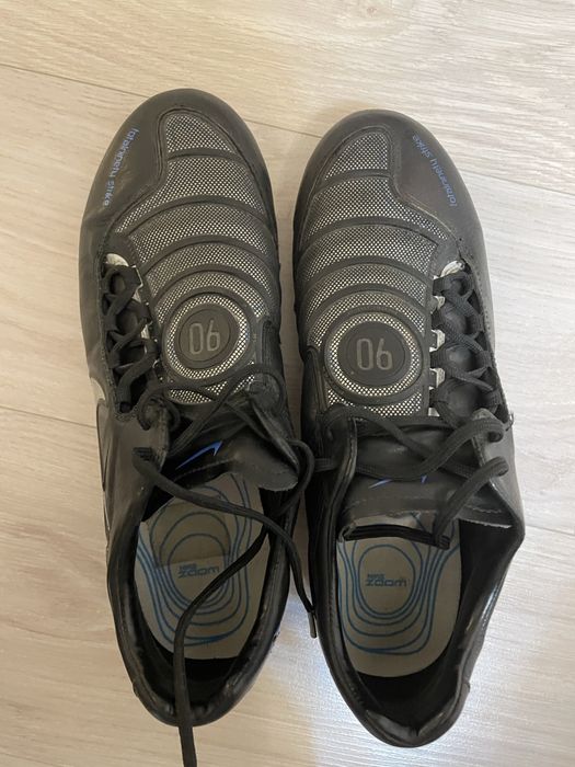 Бутсы футбольные