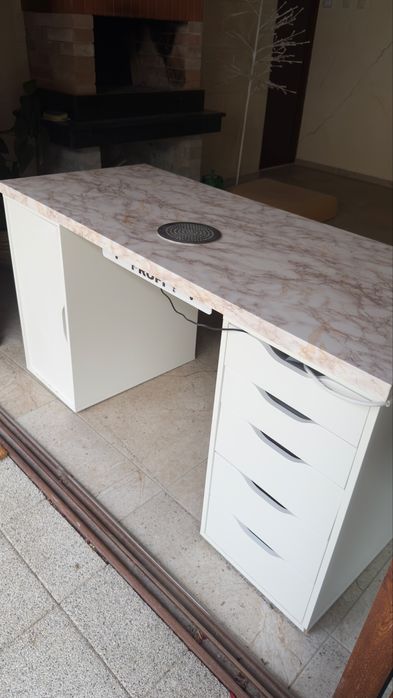 Бюро за маникюр.