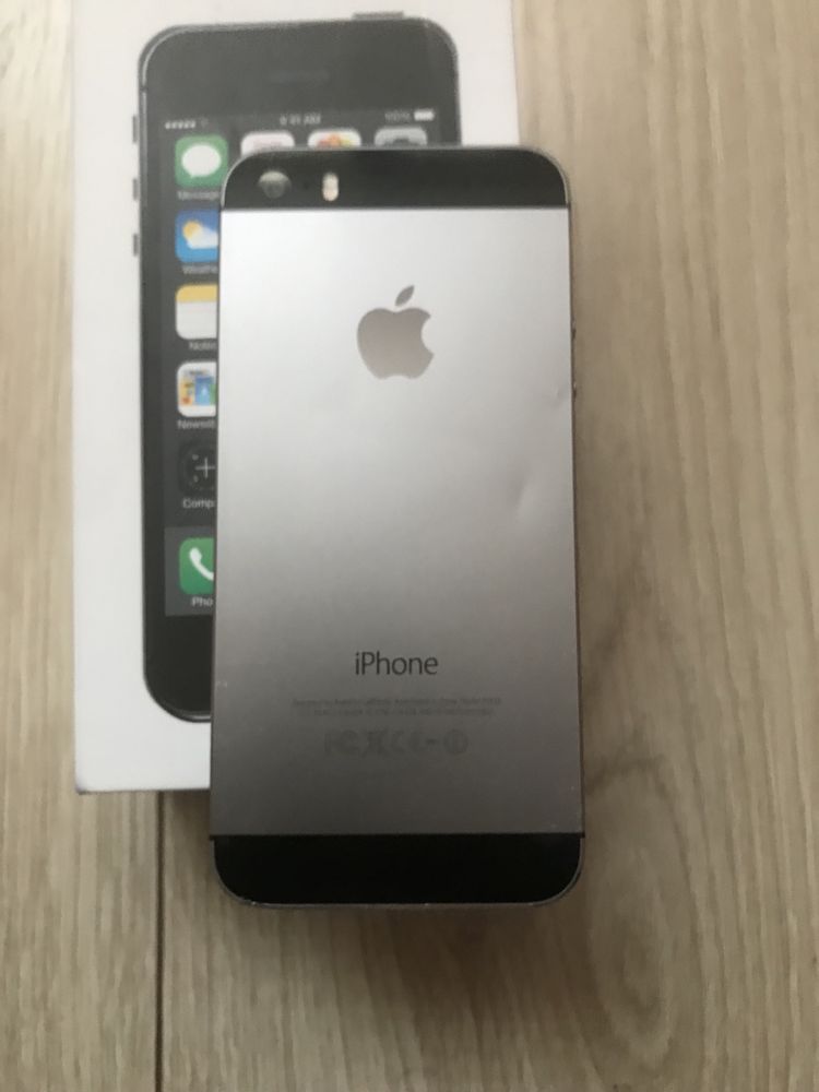 iPhone 5s -(ЗА ЧАСТИ)