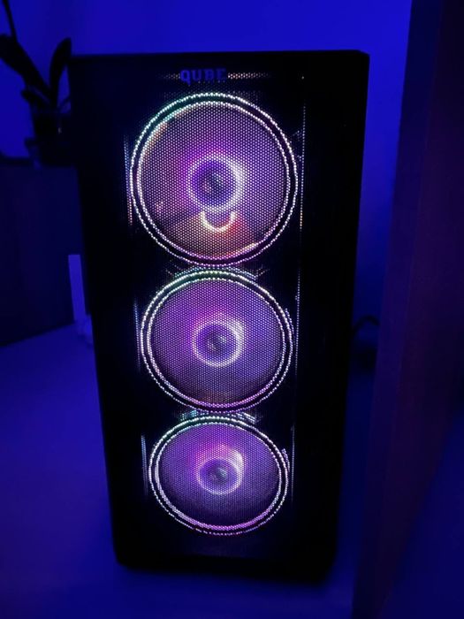 Компютър с RTX 2060 + монитор AOC 24” + клавиатура KD87A