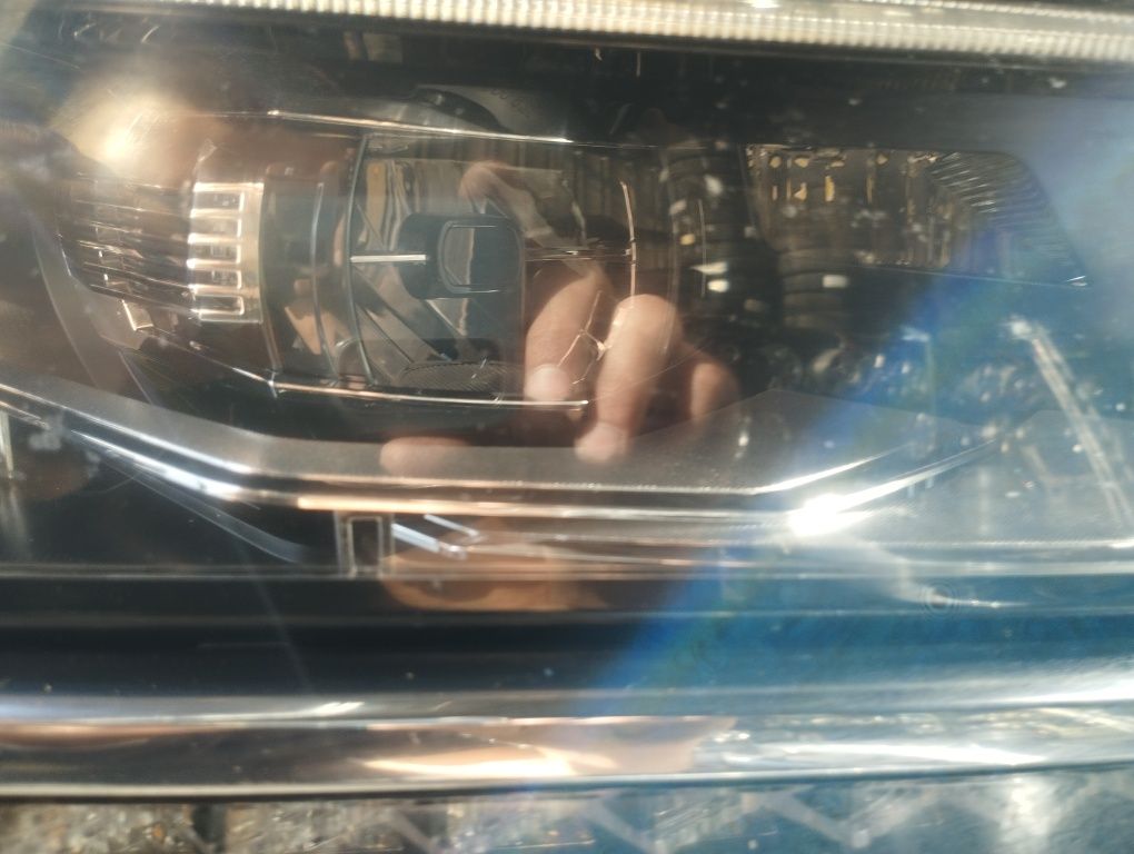 Десен фар за VW Tiguan 2019